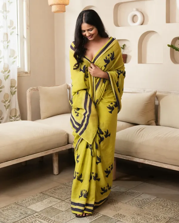 Green_Cotton_Lovebird_H_Block_Printed_Mul_Saree_With_Tassels_For_Women